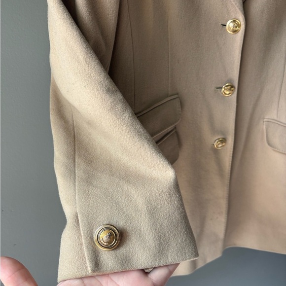 Viyella size L Wool/Cashmere Women's Tan Blazer/jacket, gold hardware Button - Picture 6 of 9